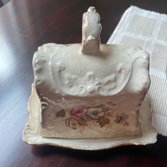 S.F & Co England Victorian Covered Cheese Dish - Picture 3 of 11